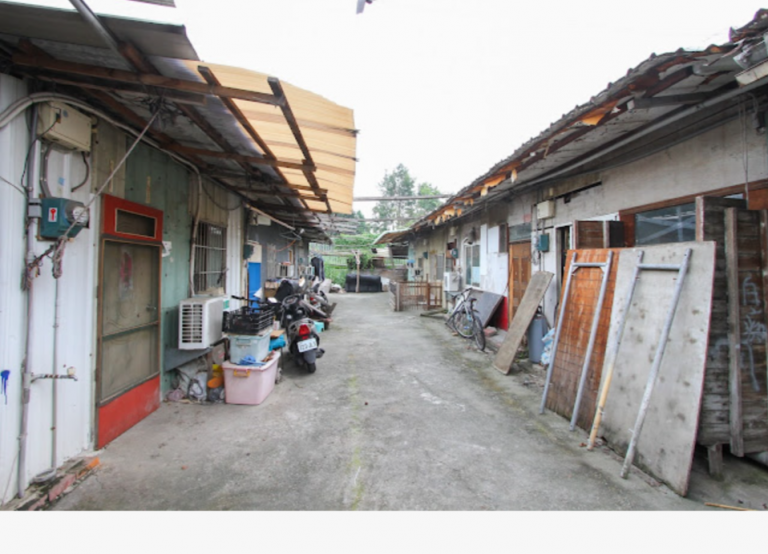 圖片說明：921大地震重創中部地區，當時在市府協助下，原住民受災戶在太平及霧峰等地，自力搭蓋住屋。（圖／翻攝自網路）