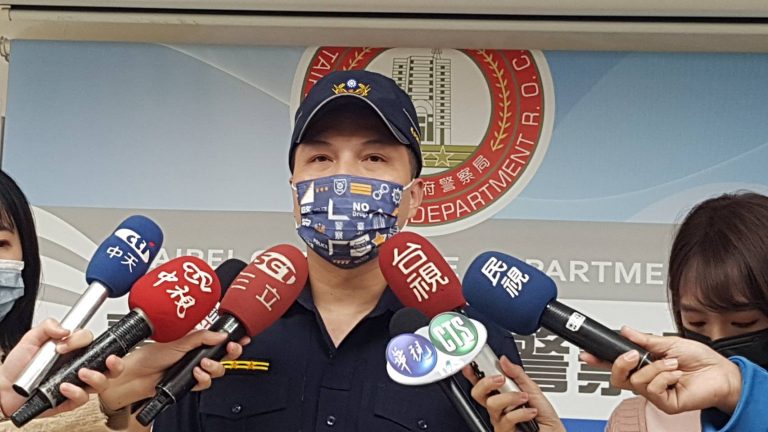 圖片說明：中山分局長安東路派出所接獲報案後迅速鎖定嫌犯到案。（記者葉鈞宇翻攝）