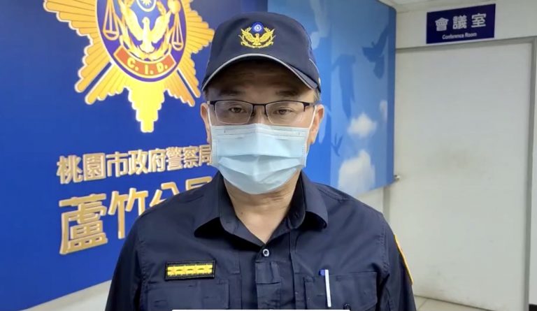 圖片說明：蘆竹分局日前逮連續竊車慣犯，副分局長高海源說明案情。（記者宋紹誠翻攝）