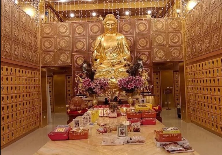 圖片說明：萬里福田殿中供俸的菩薩們，似乎冥冥之中也在護佑著善良的民眾。（記者戴昱弘翻攝）