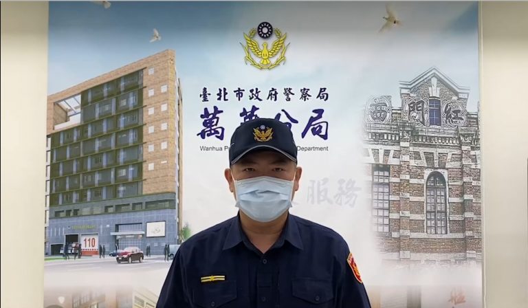 圖片說明：龍山派出所副所長馬秋揚說明案情。（記者葉鈞宇翻攝）