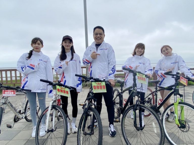 圖片說明：國民黨新竹市長參選人林耕仁率年輕活力競選團隊勤跑，展現必勝的決心。（圖/翻攝自林耕仁臉書）