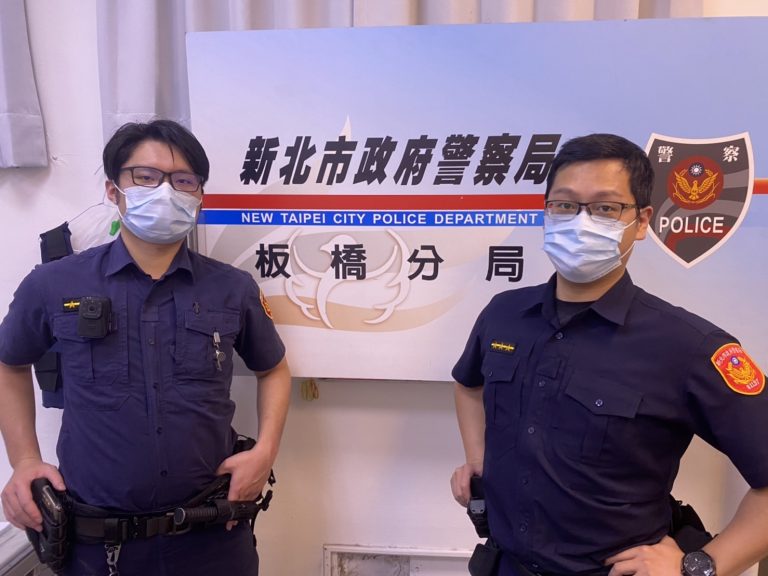 圖片說明：後埔派出所警員何庭毅、余仲翔開道引導10分鐘內順利趕抵臺大兒童醫院生產。(記者葉鈞宇翻攝)