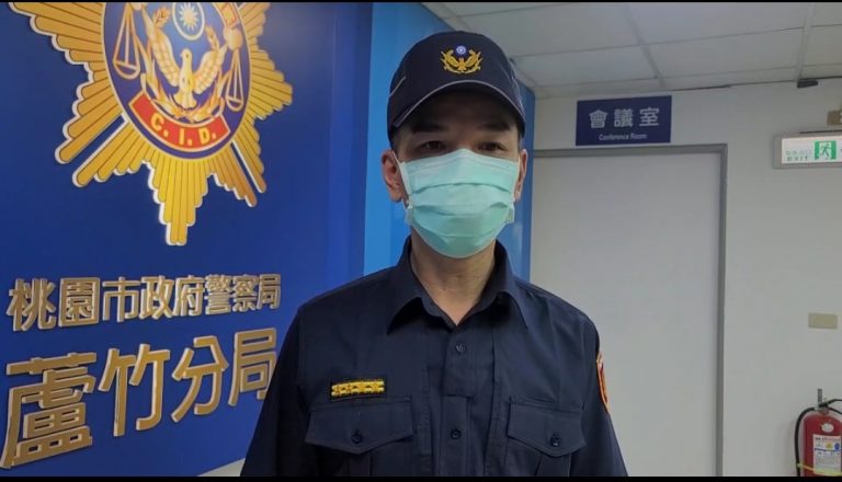 圖片說明：蘆竹分局接獲民眾報案,酒醉鬧事員警到場瞭解。(記者吳萍翻攝）
