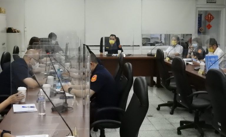 圖片說明：分局長陳保安邀請新北地檢主任檢察官參加聯合訪示會議。（記者徐煜勝翻攝）