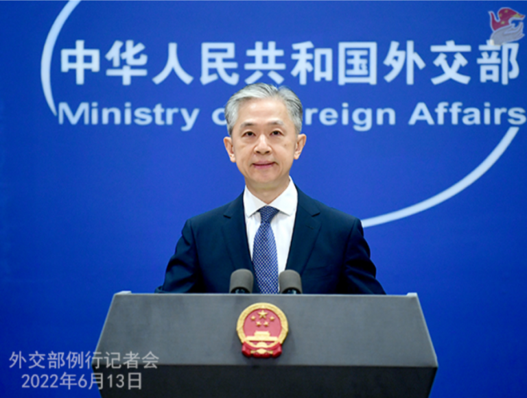 圖片說明：中國外交部發言人汪文斌奉勸美方，妄圖利用涉疆問題干涉中國內政，遏制中國發展的圖謀絕對不會得逞。（圖/翻攝自中國外交部網站）