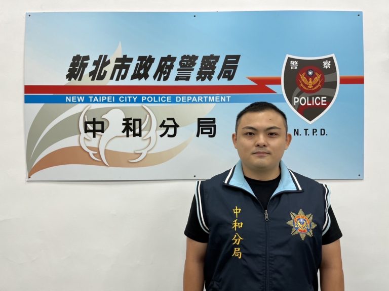 圖片說明:中和警實習生劉昱宏神經敏銳智抓毒犯。(記者徐煜勝翻攝)