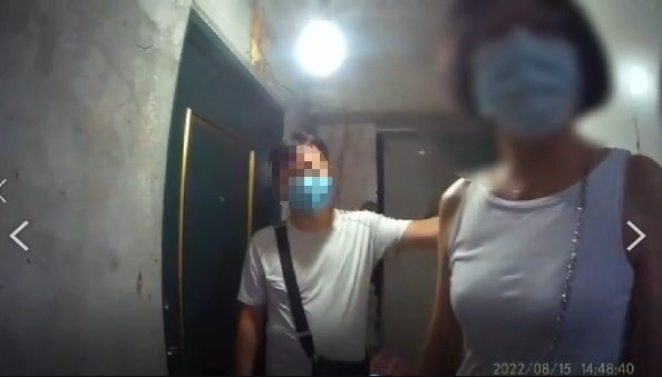 圖片說明：汐止警搜查到毒蟲身上的海洛因。（記者徐煜勝翻攝）