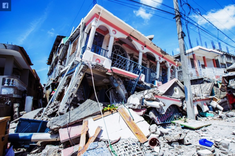 圖片說明：突來的大地震使海地國內傷亡慘重，死傷人數更是數以萬計。（圖／翻攝自路透社）