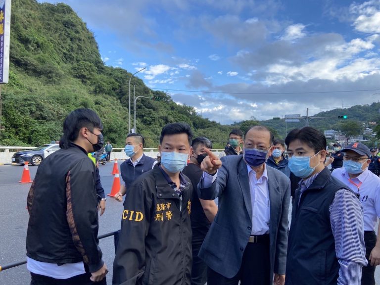 圖片說明：基警局長親自到場。（記者徐煜勝翻攝）