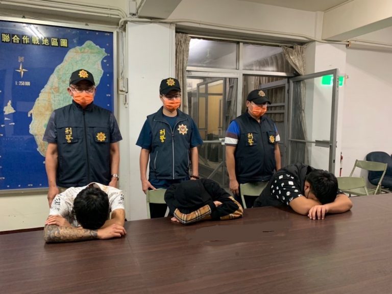 圖片說明：臺中市政府警察局豐原分局於日前啟動快速打擊部隊火速壓制民眾糾紛打架情事，展現維護治安決心。(記者謝榮浤翻攝)