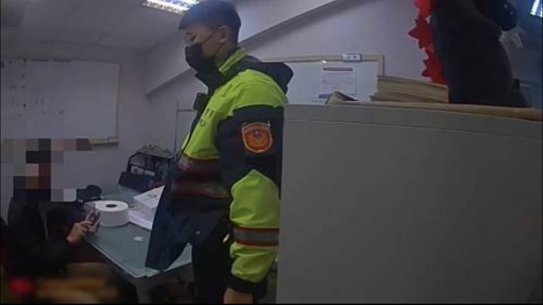 海山警速到場處理吵架糾紛。（記者戴昱弘翻攝）