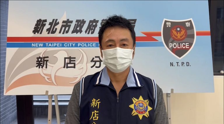 新店分局偵查隊長蔡調坤說明案情。（記者徐煜勝翻攝）