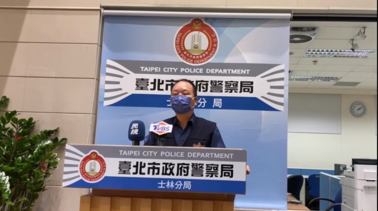 圖片說明：士林分局偵查隊副隊長林顏興說明畫面。(記者林艷林翻攝)
