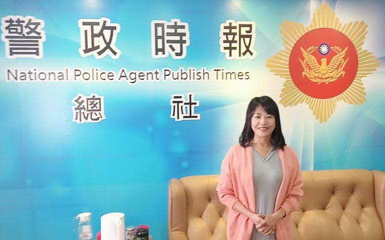 知名命理老師汪心茹從小就跟佛法相當有緣，5、6歲就跟著外婆每天吃早齋。(記者包克明攝)