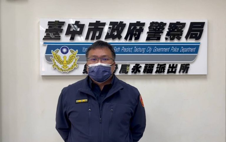 中市警六分局永福派出所長林雙鎮說明案情。(圖/記者謝榮浤翻攝)