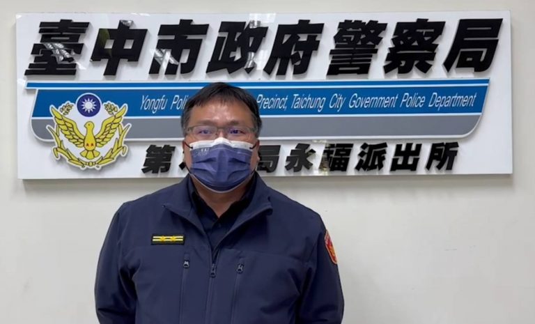 中市警六分局永福派出所長林雙鎮說明日前火速偵破行車糾紛傷人案。(圖/記者林㤈輝翻攝)