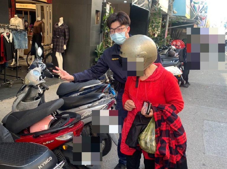 臺中市政府警察局豐原分局日前助婦人尋回車輛。(圖/記者謝榮浤翻攝)