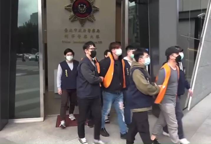 全案依違反組織犯罪防制條例、恐嚇、毀損等罪嫌送辦。（記者徐煜勝翻攝）