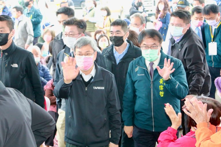 市長黃偉哲陪同行政院陳建仁院長、農委會陳吉仲主委主持動土典禮。（圖/台南巿政府提供）