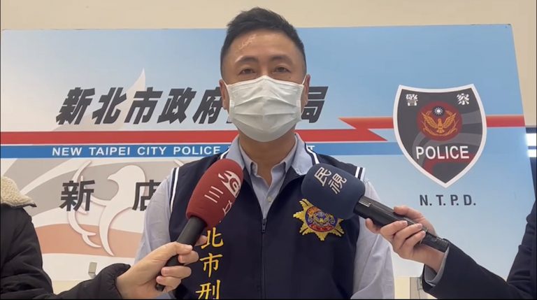 新店分局偵查隊長蔡調坤說明。（記者徐煜勝翻攝）