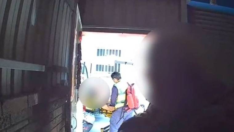 中市警烏日分局龍井分駐所日前助中風民眾迅速就醫。(圖/記者謝榮浤翻攝)
