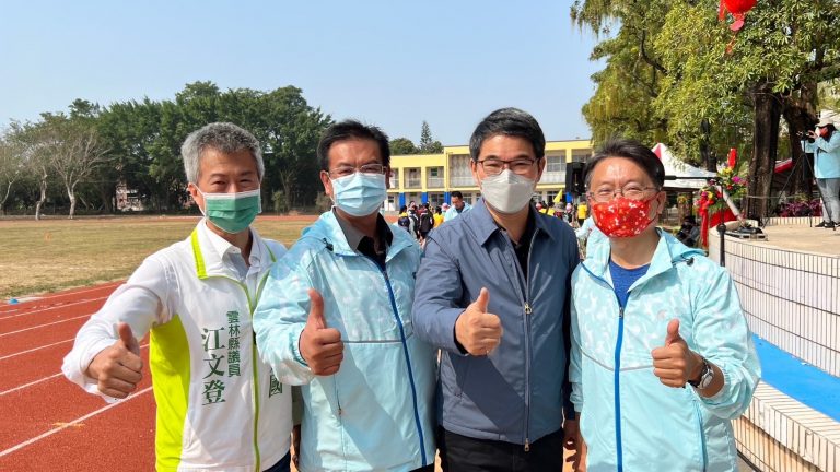 立委劉建國、雲林縣議員江文登及張維崢一同參加石榴國中校慶。（圖/翻攝自劉建國臉書）