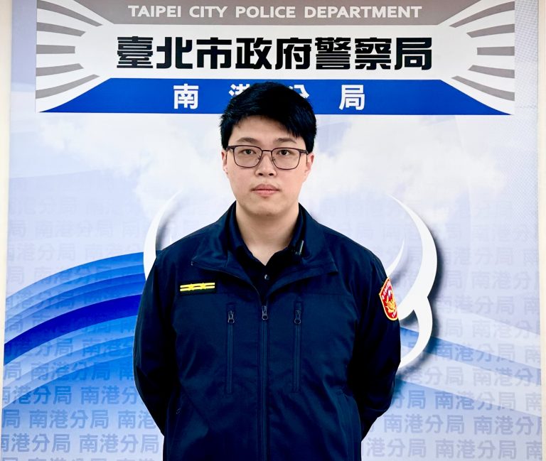 舊莊派出所所長林佑霖說明畫面。(記者林艷林翻攝)