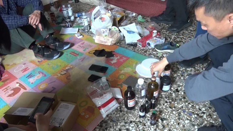 中市警刑大日前偵破父子製毒案,相關犯嫌移送地方檢察署續行偵辦。 (圖/林㤈輝翻攝)
