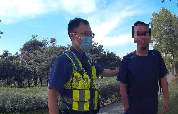 中市警霧峰分局內新派出所日前迅速尋獲失蹤民眾。(圖/林㤈輝翻攝)
