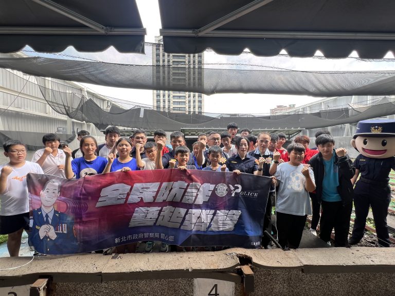 反詐活動邀請各年齡層民眾參與。（記者林金聖翻攝）