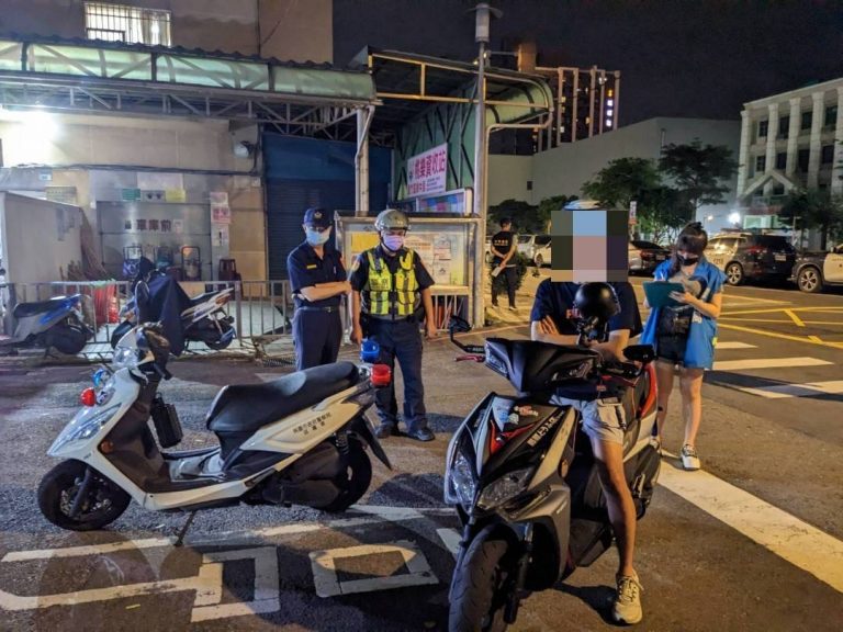 蘆竹警分局與環保局共同打擊噪音車。（記者徐煜勝翻攝）