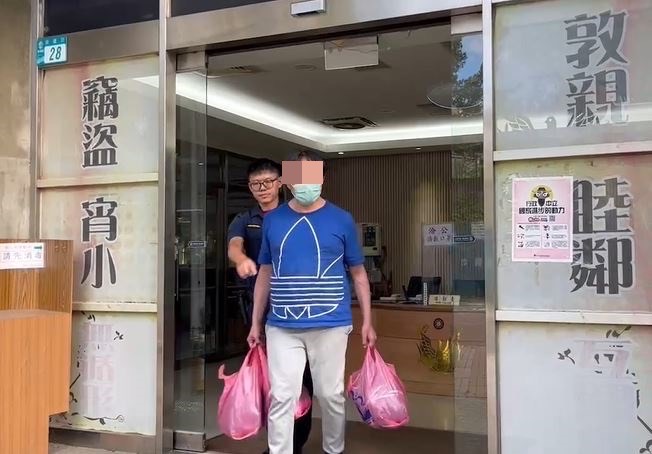 板橋警將醫院借錢哥移送法辦。（記者徐煜勝翻攝）