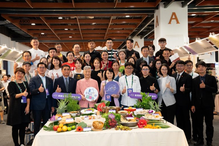經濟部商業司網羅全臺27家最好吃、最好喝、最好買的特色美食到場，就是要打造一場美食嘉年華。(圖/經濟部提供)
