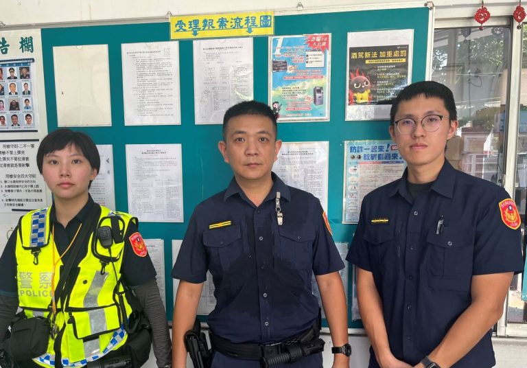 港墘派出所警員張佳瑀(左)、副所長吳璽名(中)、警員蔡坤祐(右)。(記者宋紹誠翻攝)