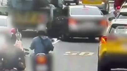 阮經天所駕BMW左切2車道撞上水泥預拌車。（記者林金聖翻攝）
