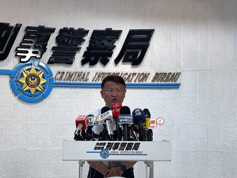 刑事局偵查第四大隊副大隊長陳榮標說明。（記者徐煜勝翻攝）