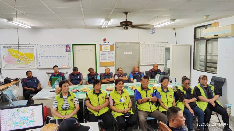 溫暖服務社區民眾|卓樂警察志工小隊成立