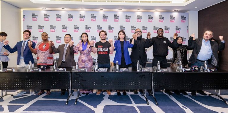 「人權基金會(Human Rights Foundation, HRF)創辦人兼執行長」索爾.哈佛森(Thor Halvorssen)(左五)與來自各國的人權領袖。(圖/人權基金會提供)