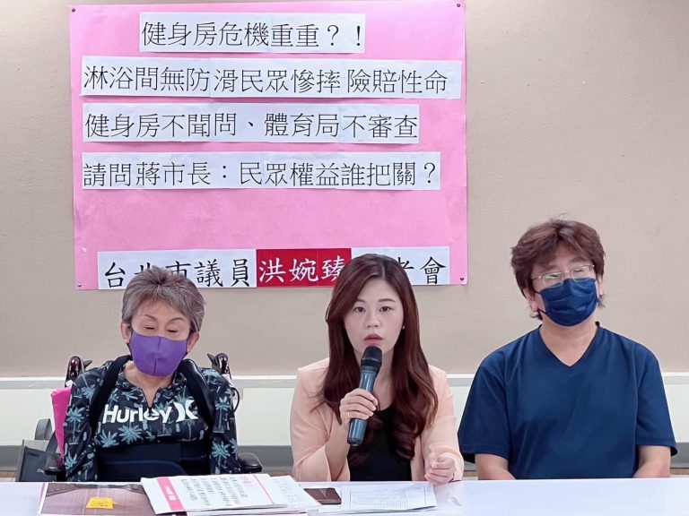 民進黨台北市議員洪婉臻接獲民眾陳情。（圖／洪婉臻辦公室提供)