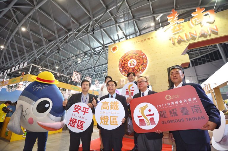 臺南市市長蒞臨大臺南國際旅展「臺南館」。(圖/臺南市政府提供)