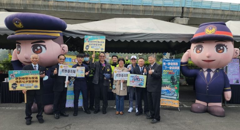 蕭惠珠分局長提醒民眾:春節期間注意年貨採購及旅遊的交通安全。(記者薛秀蓮翻攝)