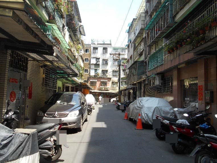 行政執行署將拍賣新北市中和區德光段40地號土地即中和區民生街10巷，約139坪。(記者張欽翻攝)
