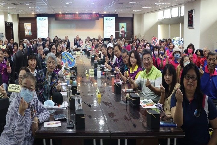 民團上百人參加行政執行署及洗錢防制辦公室合辦的反洗錢、打詐講座。(記者張欽翻攝)