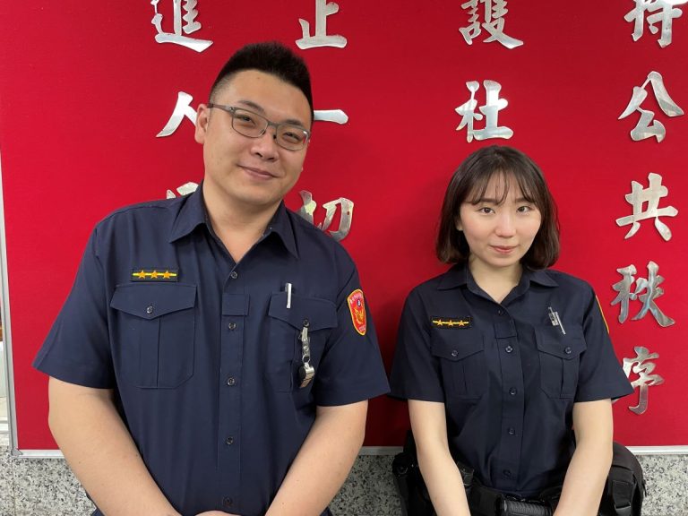 康寧派出所警員陳信丞(左)、張怡婷(右)。(記者薛秀蓮翻攝)
