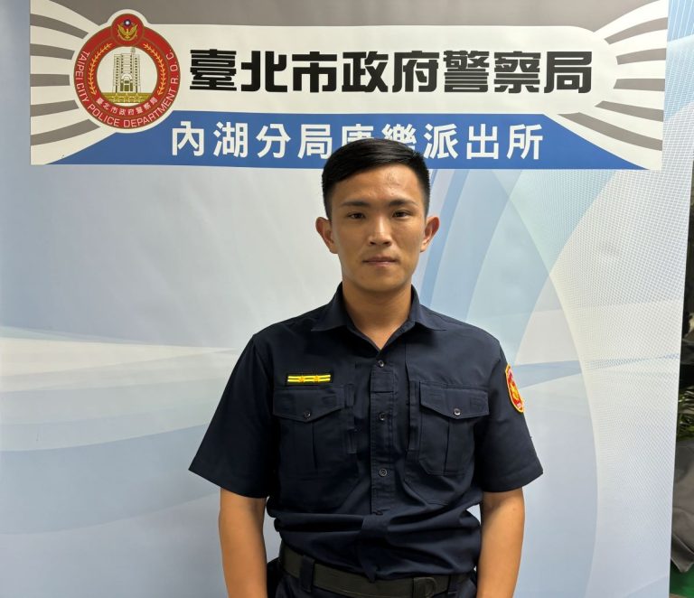 康樂派出所所長賴何杰。（記者薛秀蓮翻攝)