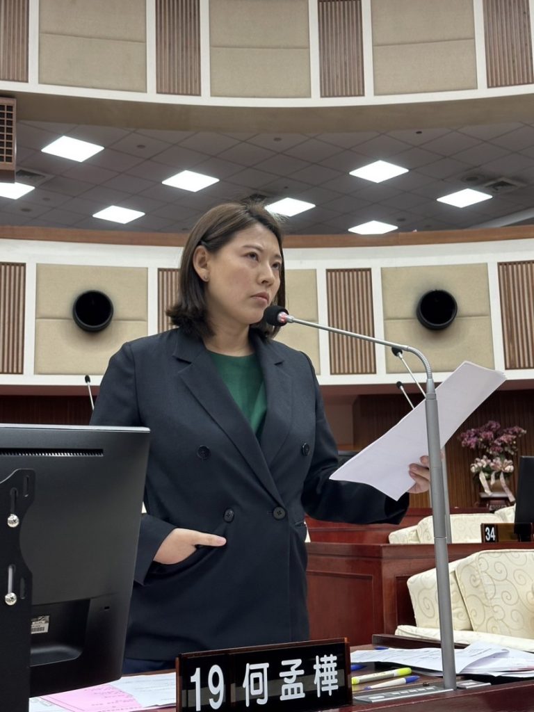 台北市議員何孟樺要求商業處1個月內提出擴大數位轉型方案平台整擴大實施計畫。(記者張欽翻攝)