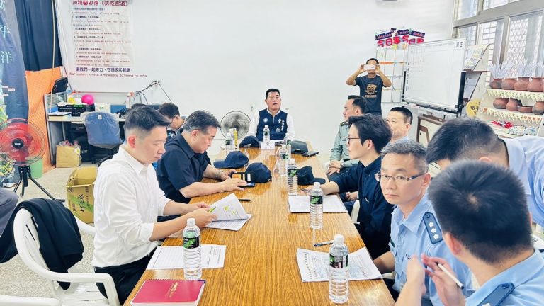 會勘過程中，與會者發言踴躍。(圖／黃仁國會辦公室提供)