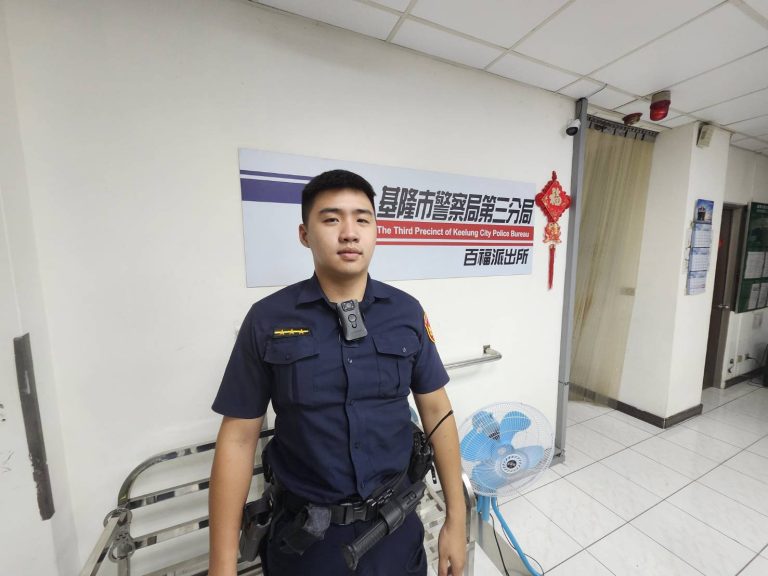 百福派出所警員游輝楷。（記者薛秀蓮翻攝)