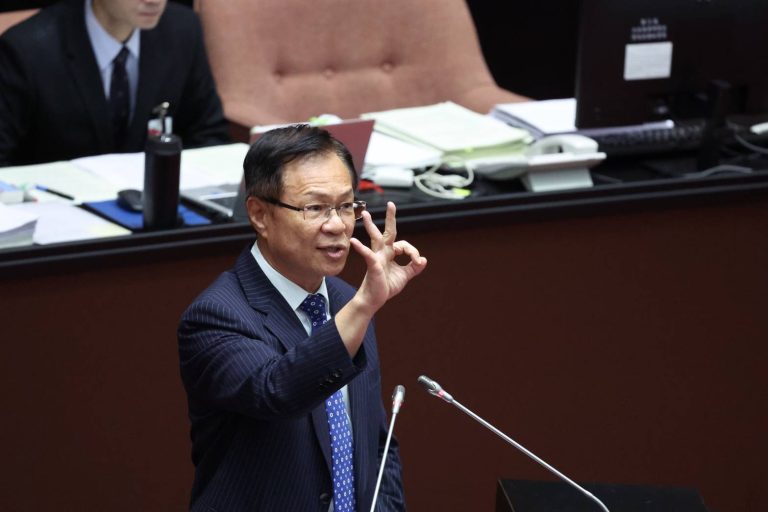 張啓楷提醒，政府勿動輒用全民荷包補貼特定業者。(圖／張啓楷國會辦公室)